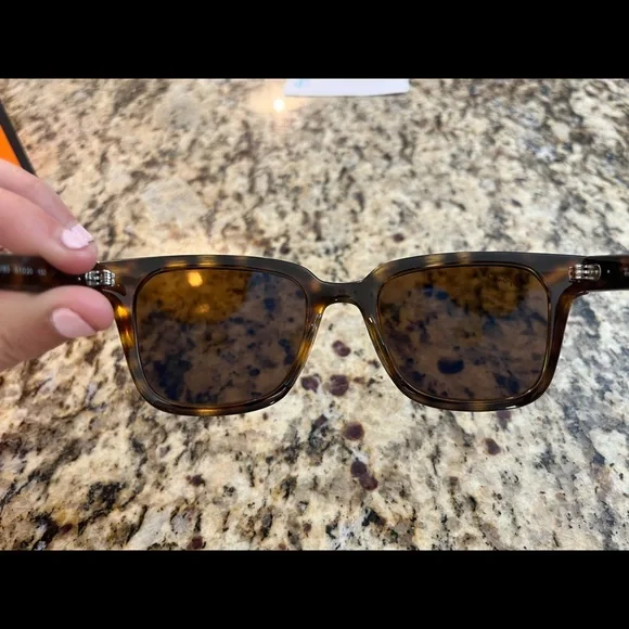 Brand new Rayban RB4323 brown tortoise polarised womens sunglasses. - Picture 4 of 7